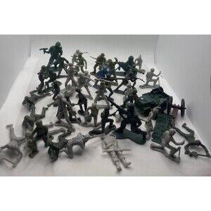 Large Lot 40+ Vintage Green & Gray Plastic Army Men 1980